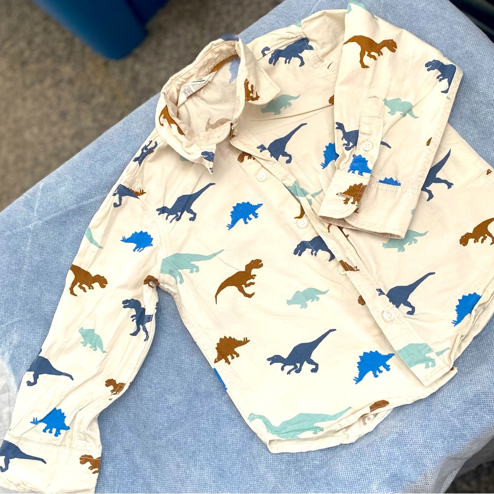 H&M boys long sleeve dinosaur dress shirt